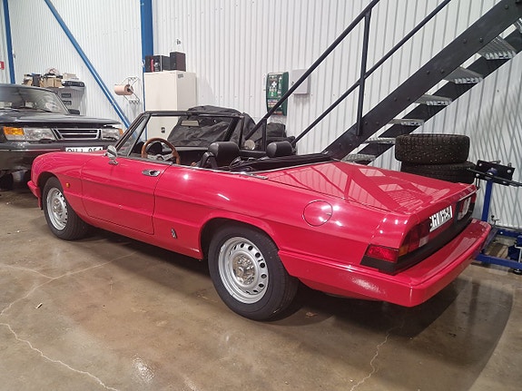 Alfa Romeo Spider 4 of 27