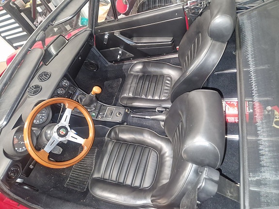 Alfa Romeo Spider 5 of 27