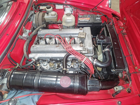 Alfa Romeo Spider 8 of 27