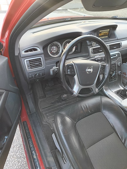 Volvo V70 11 of 12
