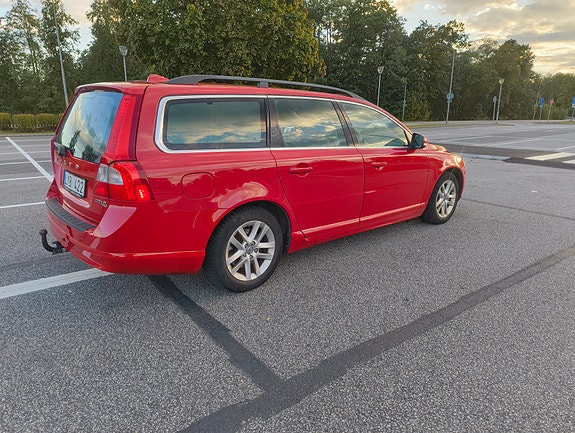 Volvo V70 7 of 12
