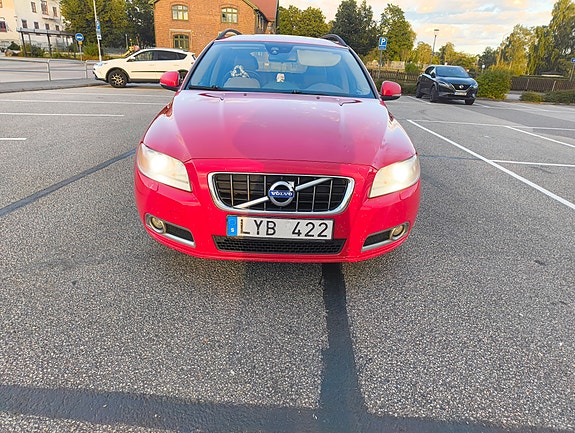 Volvo V70 4 of 12