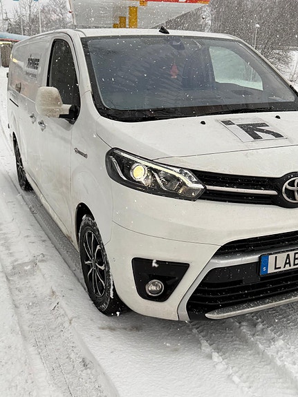 Toyota Proace 2 of 5