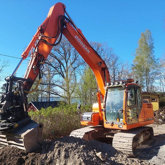 Doosan DX 140