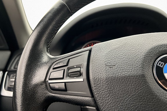 BMW 523i 13 of 29