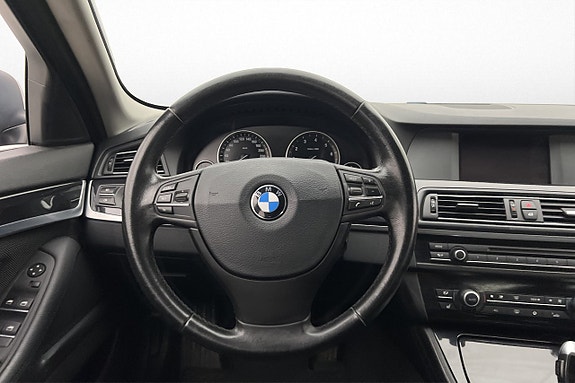 BMW 523i 11 of 29