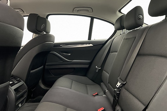 BMW 523i 27 of 29