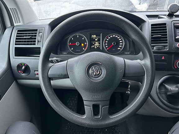 Volkswagen Transporter 11 of 18
