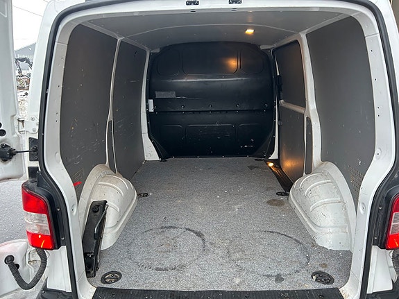 Volkswagen Transporter 9 of 18