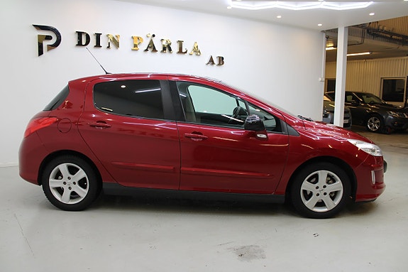 Peugeot 308 4 of 11