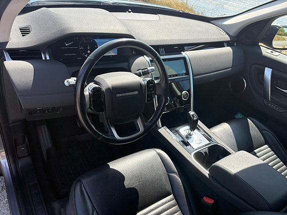 Land Rover Discovery Sport 3 of 6