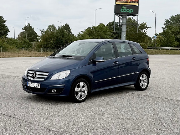 Mercedes-Benz B180