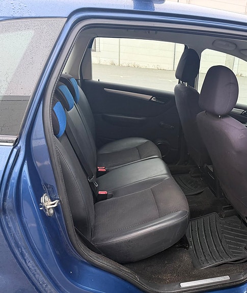 Mercedes-Benz B180 5 of 8
