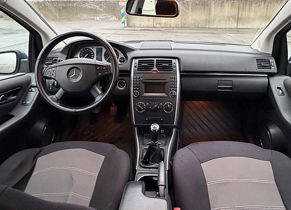 Mercedes-Benz B180 8 of 8