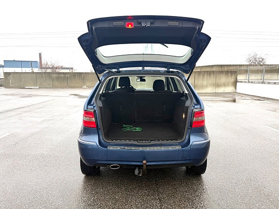 Mercedes-Benz B180 5 of 5