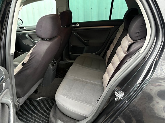 Volkswagen Golf V 10 of 15