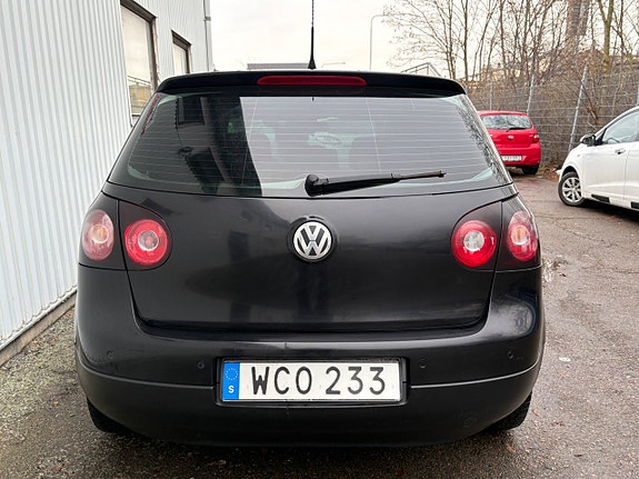 Volkswagen Golf V 5 of 15