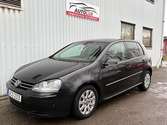 Volkswagen Golf V 2 of 15