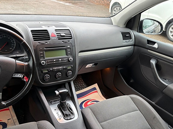 Volkswagen Golf V 14 of 15