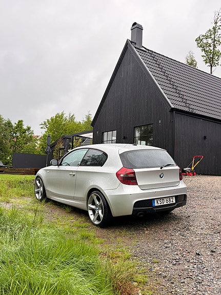 BMW 120d 3 of 5