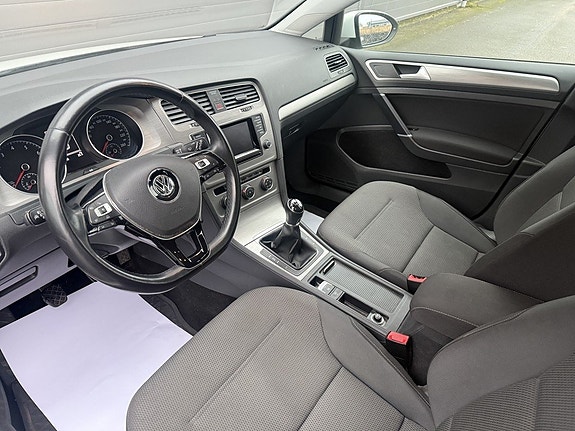 Volkswagen Golf VII 10 of 15