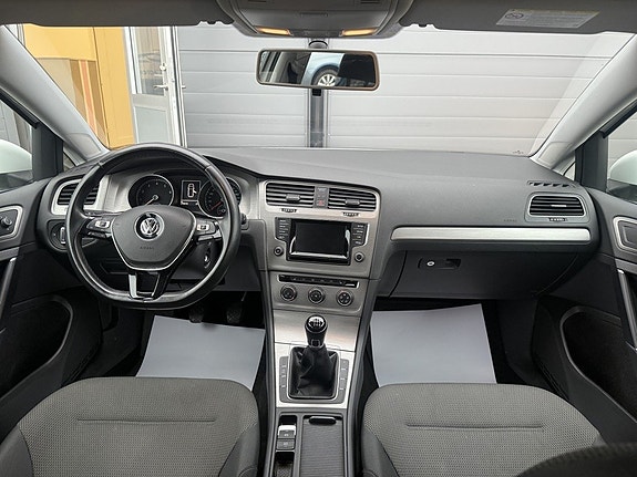 Volkswagen Golf VII 14 of 15