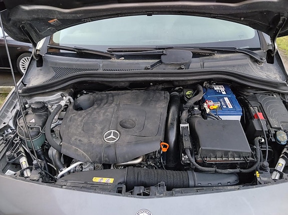 Mercedes-Benz B200 7 of 11