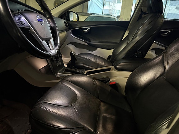 Volvo V40 9 of 13