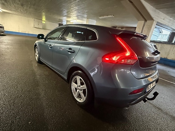 Volvo V40 6 of 13