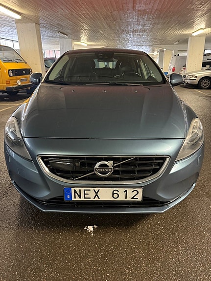 Volvo V40 3 of 5