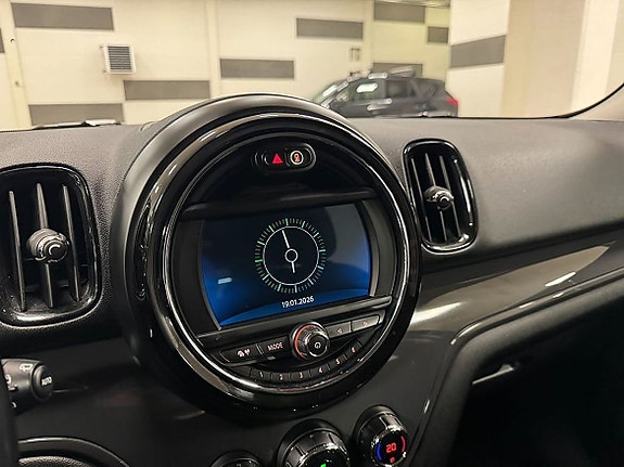 MINI Countryman Cooper 14 of 18
