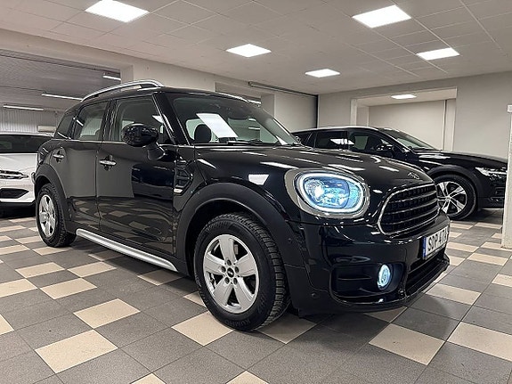 MINI Countryman Cooper 3 of 5