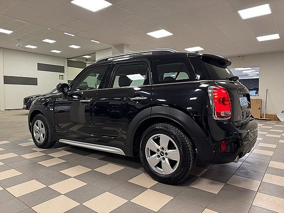 MINI Countryman Cooper 4 of 5