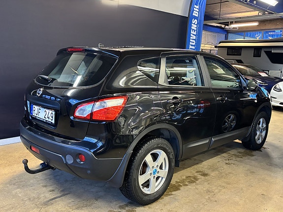 Nissan Qashqai 2 of 5