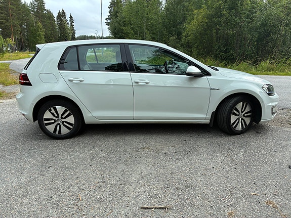 Volkswagen e-Golf VII 4 of 10