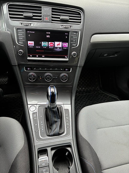 Volkswagen e-Golf VII 9 of 10