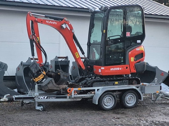 Kubota KX 019-4 / Tiki trailer