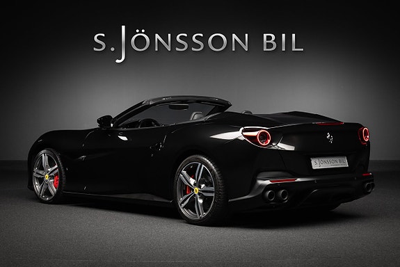 Ferrari Portofino 2 of 5