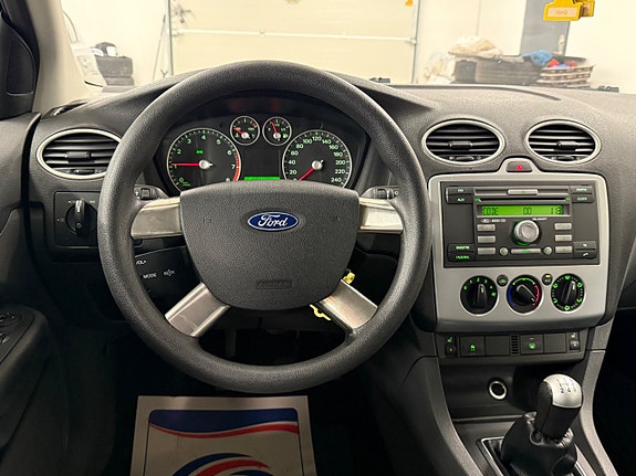 Ford Focus 18 of 28