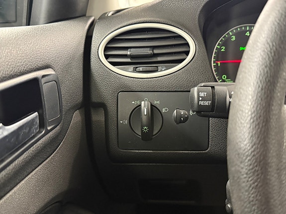 Ford Focus 24 of 28