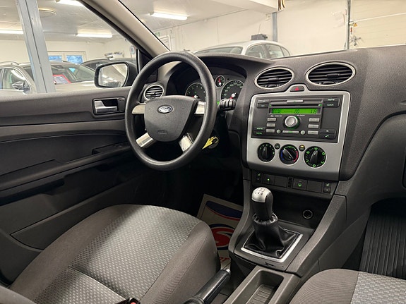 Ford Focus 16 of 28