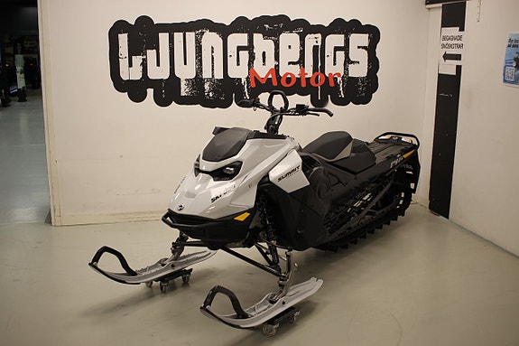 Ski-Doo Summit Adrenaline 850 E-tec 146" 2026