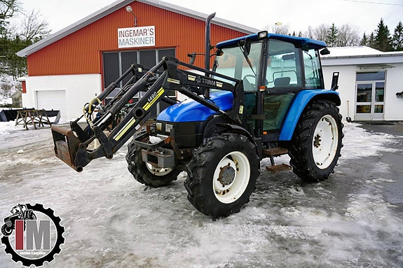 New Holland 4835 + L AFO823