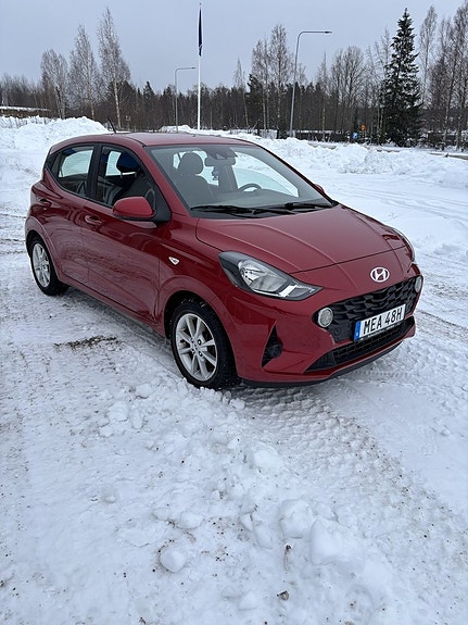 Hyundai i10 2 of 4