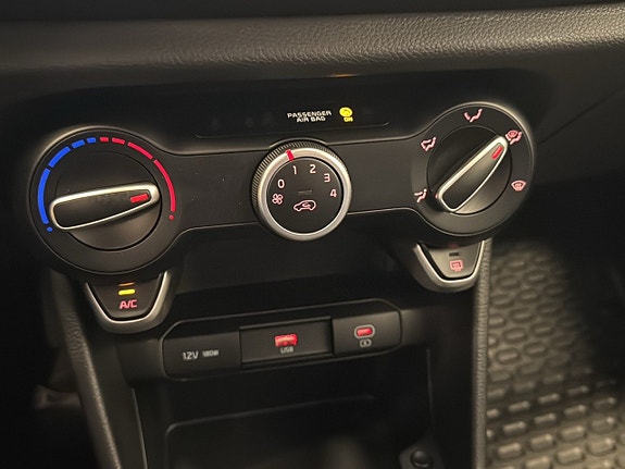 Kia Picanto 13 of 17