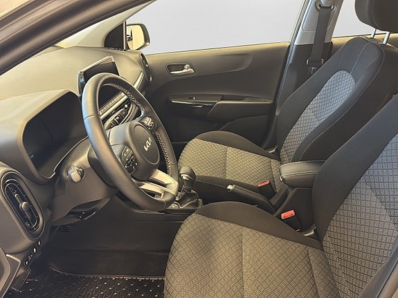 Kia Picanto 8 of 17