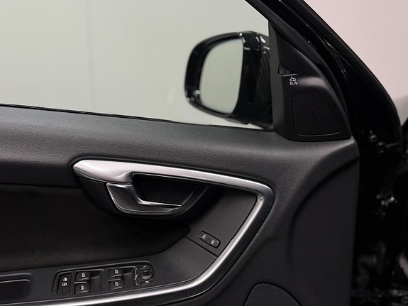 Volvo V60 12 of 27