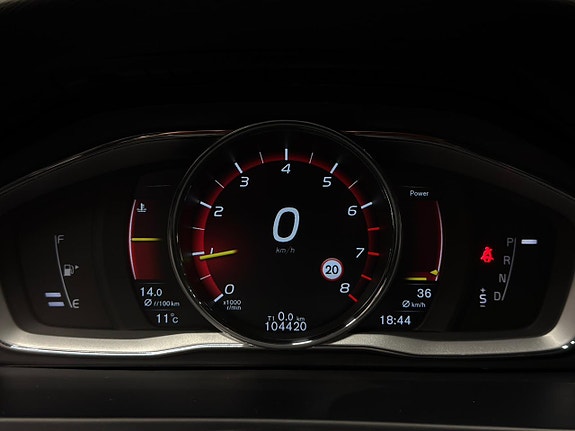 Volvo V60 18 of 27