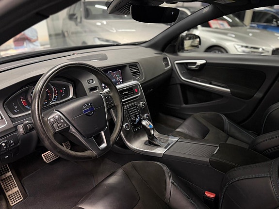 Volvo V60 11 of 27