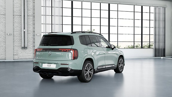 Mercedes-Benz GLB250+ 7 of 15